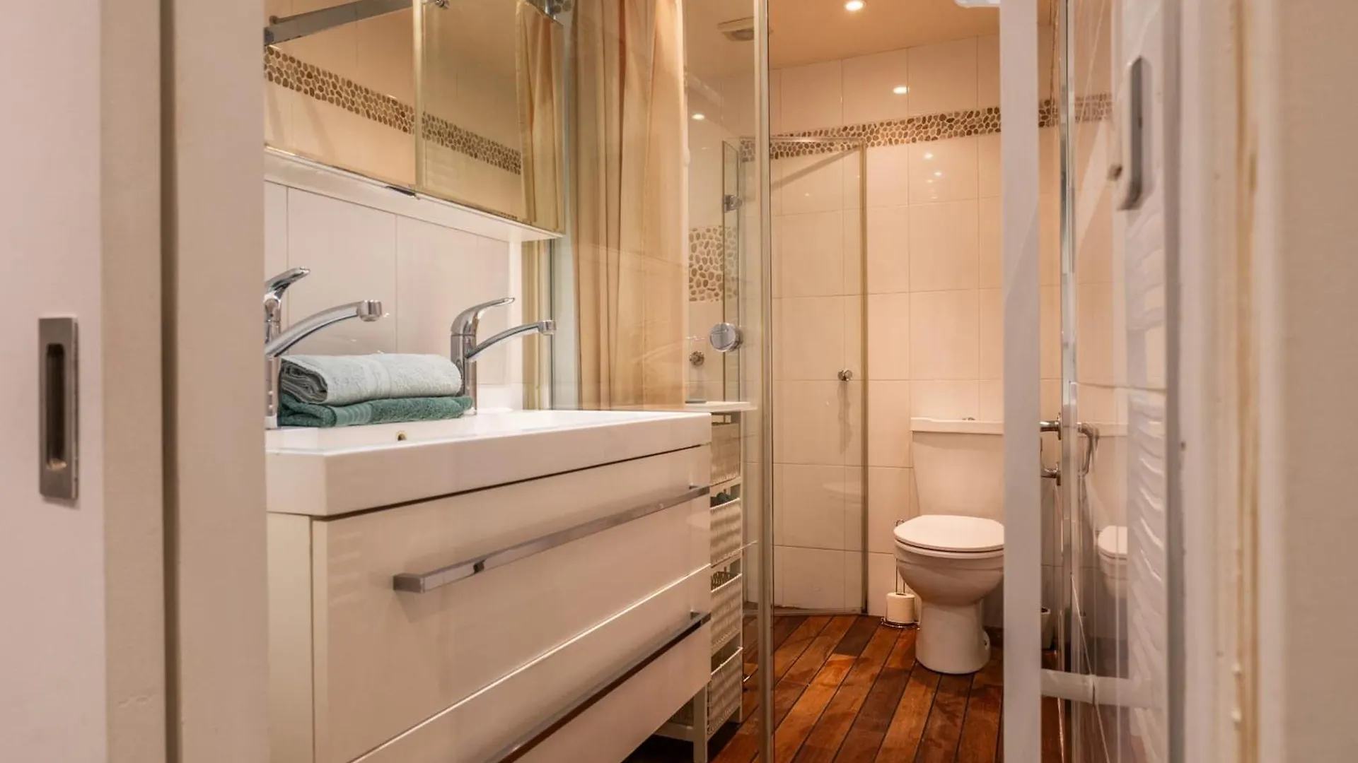 1-Br Garden-Level Inside Upscale District Apartment Cannes 0*,  France