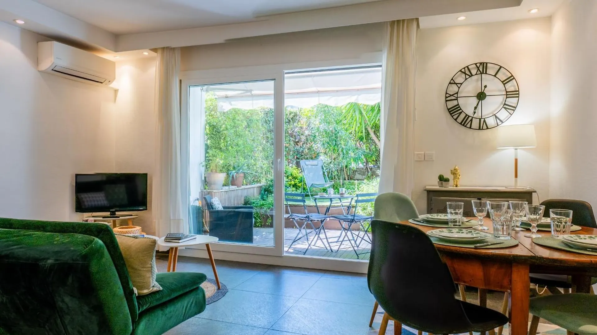 1-Br Garden-Level Inside Upscale District Apartment Cannes
