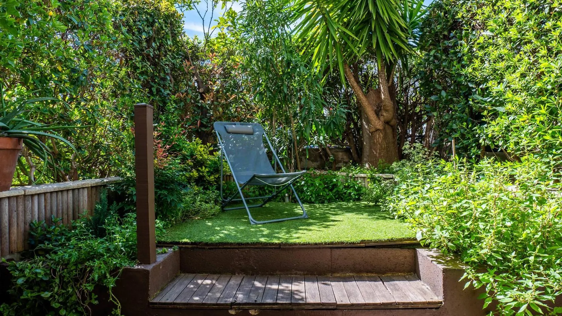 1-Br Garden-Level Inside Upscale District Apartment Cannes 0*,